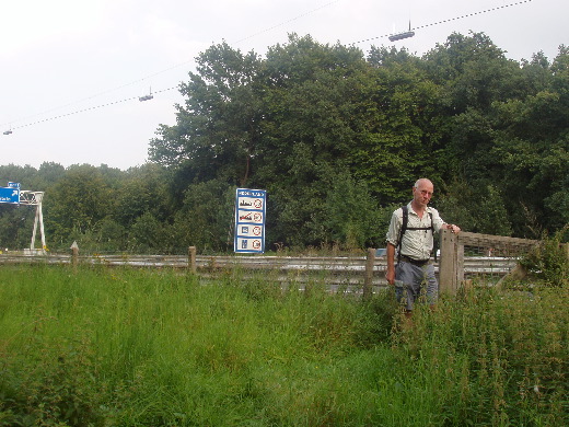Bij de onvermijdelijke E313 aangekomen om naar Maasmechelen Julianakanaal  en Maas over te steken.