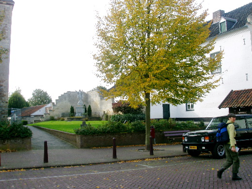 De pas erin vanuit kerk van Cadier en Keer.