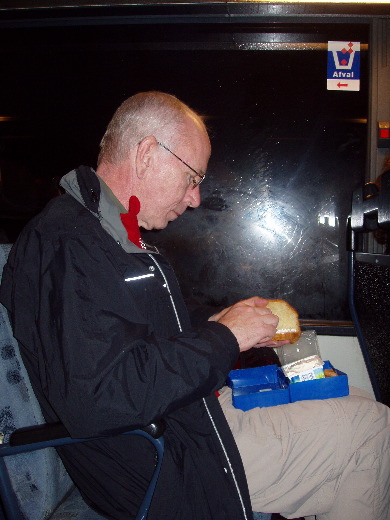 Late Tea in belbus via Tilburg naar Haaren.