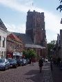 Voor de Kerk van Woudrichem waren onvoldoende middelen om een volle spits te bouwen.