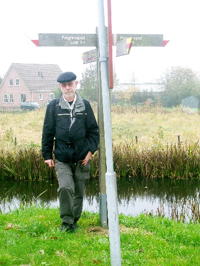 Om 13 uur de aansluiting met het Pelgrimspad gevonden.