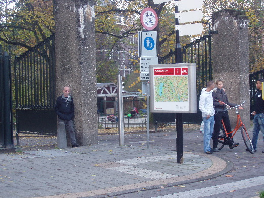 Naa een klein stukje Sloterkade gaan wij het Vondelpark in.