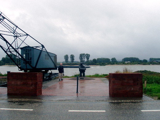 Eerbetoon aan de steenfabriekswerker.