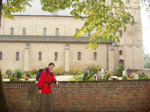 Kerk bereikt die al een uur op drie op de horizon stond.