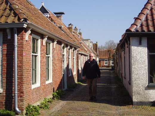 Door antieke straatjes met huizen gemaakt in de tijd dat mensen kleiner waren.