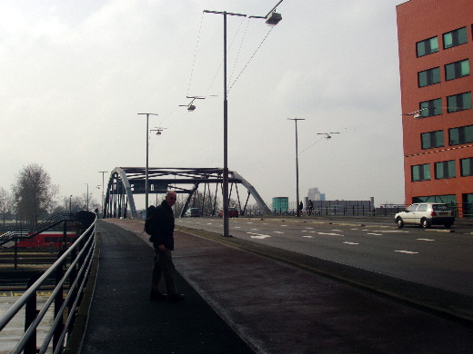 De Emmabrug over.