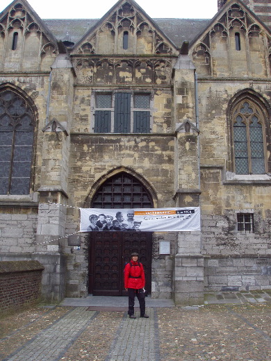 Vastenaktie. Het start/eindpunt van van het Grenslandpad voor de Basiliek van Thorn.