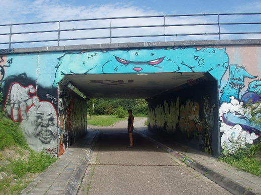 Een intimiderend fietspad onder de grote ring van Hasselt door.