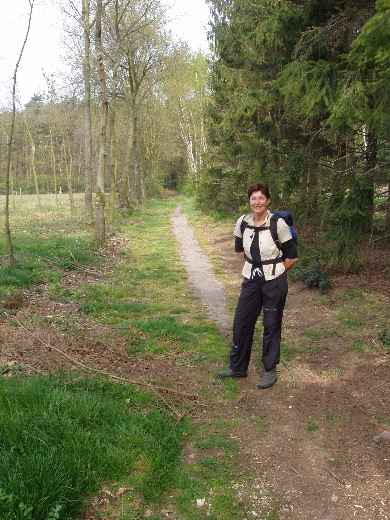 10:47: Direct het bos in.