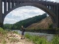 Van boven zag deze brug er minder indrukwekkend uit (zie rondjes Limburg: Vroenhoven in de wintertijd).