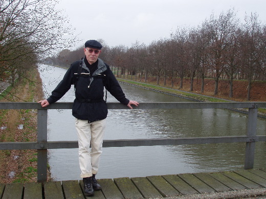 Naar de Oostoever van de Noord-Willemsvaart.