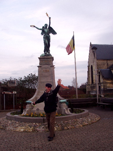 Victorie  en einde wandeling in Neeroeteren.