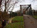 Om boven te komen op een voormalige spoorbrug, nu fietsbrug geworden.