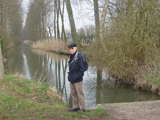 12u40: Overkant heide bereikt en verder langs de Grote Foss.