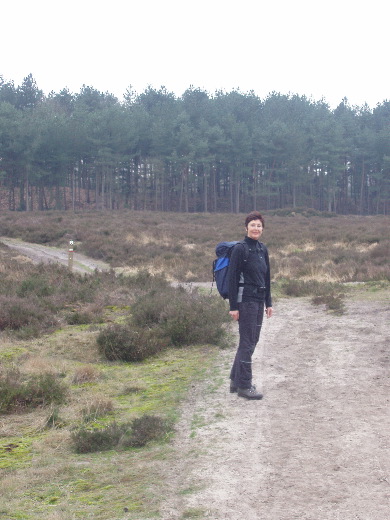 14u30: Wij vervolgen de GR 561 door de heide.