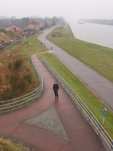 Fietspadsplitsing aan de andere kant.