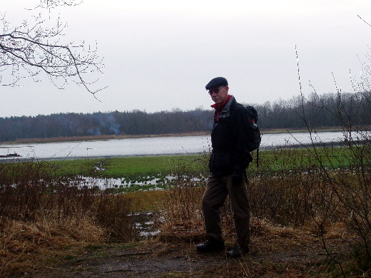 De bemoste Augustijnenvijver met geysers(?) in de achtergrond..