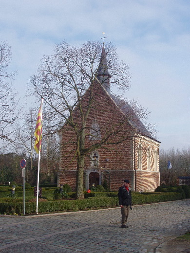 De Kluiskapel van Helshoven, waar wandelaars  naar Compostella onderdak konden krijgen.