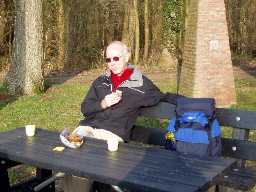 Lunchen met een goedgekruide hesp.