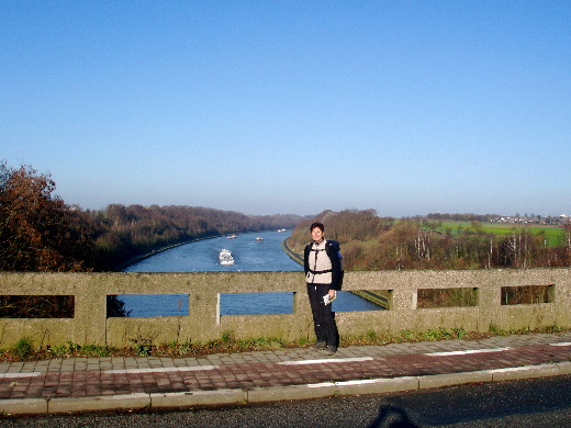 De brug bij Vroenhoven.