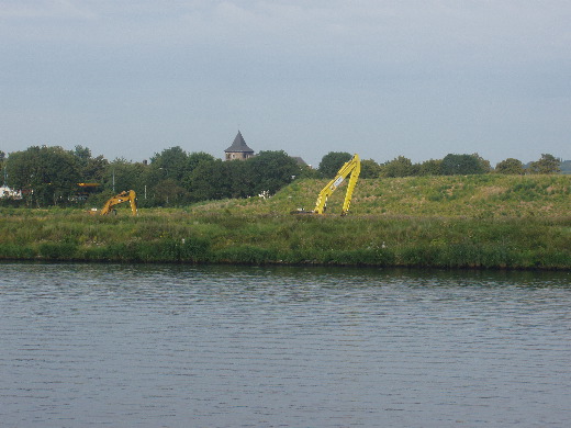 Iets verderop moet het kanaal blijkbaar nog uitgegraven worden.