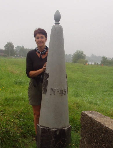 Het boerenerf  opgeklommen voor een close-up. Hierna lopen we weer terug naar het noorden.