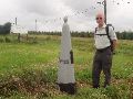 Loop door naar Mesch ga daar rechts af en neem de onderste Bernauwerweg, een graspad, weer terug richting Moulingen. Bij een asfaltwerg, de Voerenstraat, vind je GP 35.
