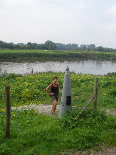 GP 113n bij een trapje naar een voormalig veer bij Maasband. De laatste van vandaag.