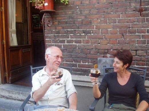 Afsluitende dronk in den Dorpel in Maasmechelen.