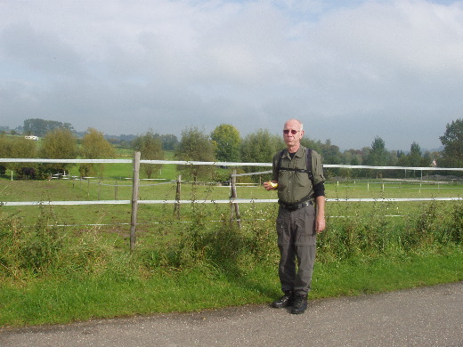 Het landschap is hier doorwrocht met schrikdraad.