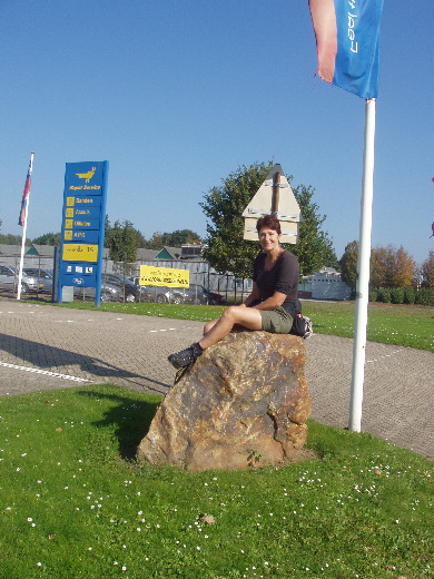 Een natuurlijke grenssteen. Of zie je ook de schaduw van de Akense Adelaar in de steen?