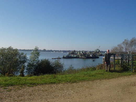 Uitzicht op een baggereiland en het verkeerde schiereiland.