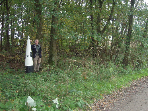 Weer 500 meter recht door het land GP 189 aan een weggetje.