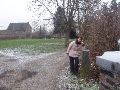 Lixhe C staat iets verderop langs de Paardestraat op een voetbalveldje.