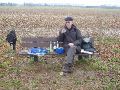 Lunch in de Caestert Beemden aan de Nederlands oever van de Maas. <br>GP 46n is nu van hieruit duidelijk zichtbaar in het open veld.