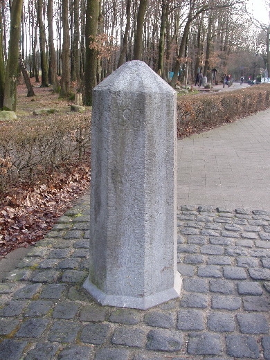 Het hoogste punt bereikt, alwaar de originele Pruissische 193 prijkt. De Belgische GP 1 is hier uit beeld gelaten.