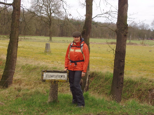 GS 160A in de achtergrond.