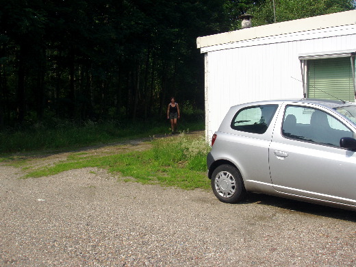 Na een stukje door de vertrouwde Limburgs klei en een paadje door het bos geploeterd te hebben <br> kwamen wij precies bij onze auto uit lang de ZuidWillemsvaart.