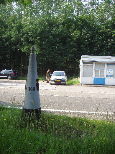 Nog even een closeup van GP 168. Let op de Limburgse paalbeschilderingsstijl