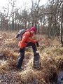 Hoe wij  grenspaal 406 gevonden hebben zou ik niet na kunnen vertellen. Hij heeft er duidelijk onder geleden dat hij voorheen beter zichtbaar was. De kop is eraf geslagen door grenspaalvandalen.