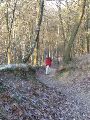 langs een steil paadje.