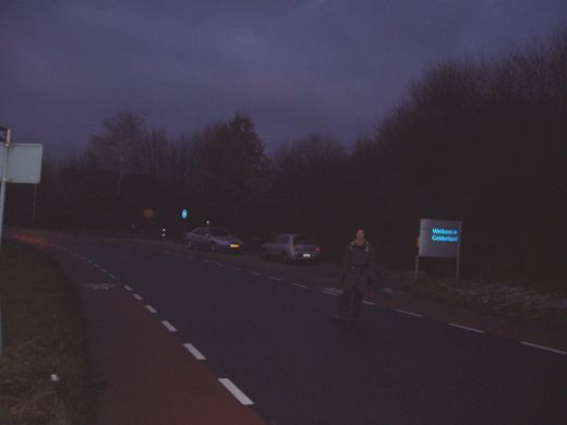 17u05. Terug in Gelderland bij 593 en auto.