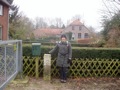 576 achter een huis verborgen.