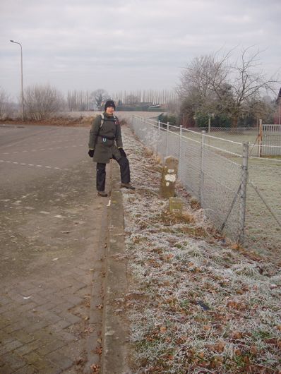 555 op een parkeerplaats langs, maar onbereikbaar vanuit de A77.