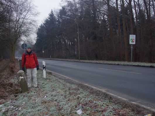 532 voorbij het klooster aan de weg.