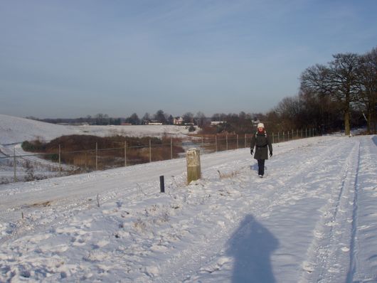 445 tegenover een waterreservoir.