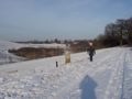 445 tegenover een waterreservoir.