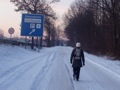 Snelweg overgestoken naar volgende paal.