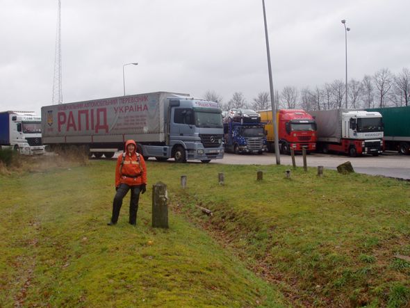470 op  een douane-parkeerplaats langs de snelweg.