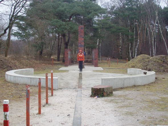 463A midden op een soort zonnewijzer.